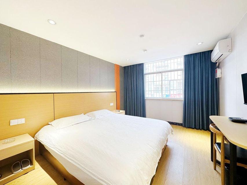 Ge Lin Lian Meng Jiu Dian Hang Zhou Ke Yun Zhong Xin Di Tie Zhan Dian Hotel in Hangzhou