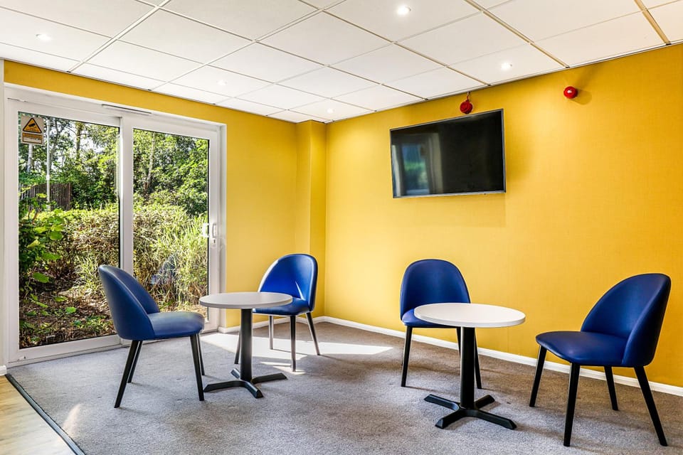 Days Inn by Wyndham Fleet M3 Hotel in England