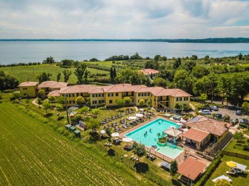 Residence Karina Hotel in Manerba del Garda