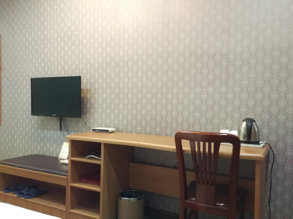 Shang Ke You Kuai Jie Jiu Dian Dong Yang Guang Sha Xue Yuan Dian Hotel in Hangzhou