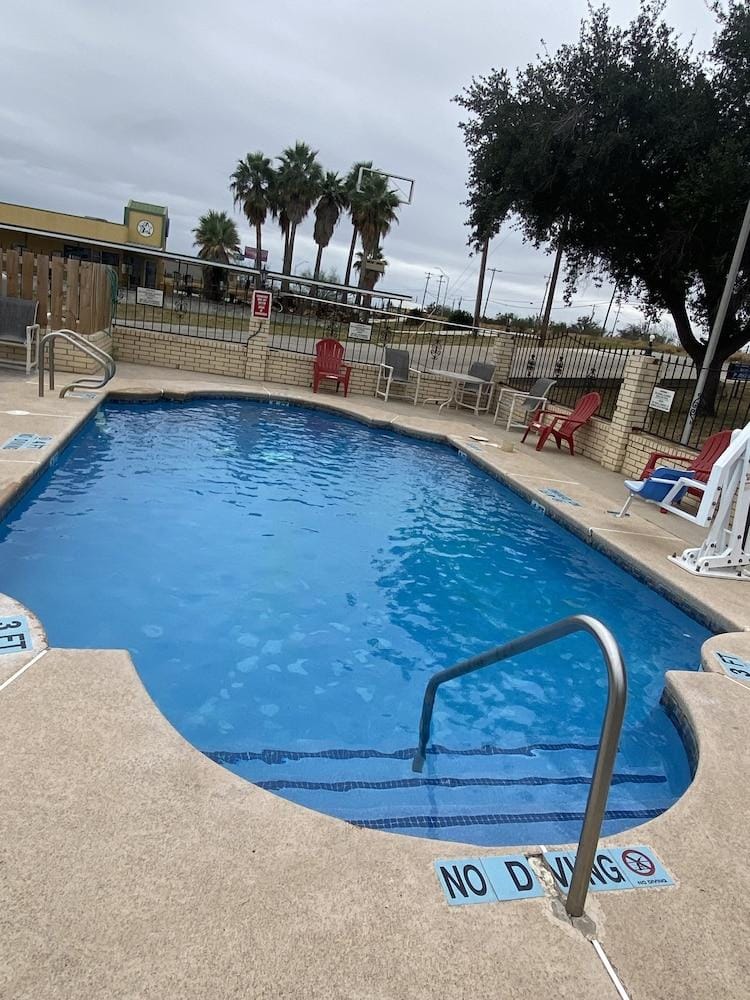 Falcon Executive Inn Motel in Texas
