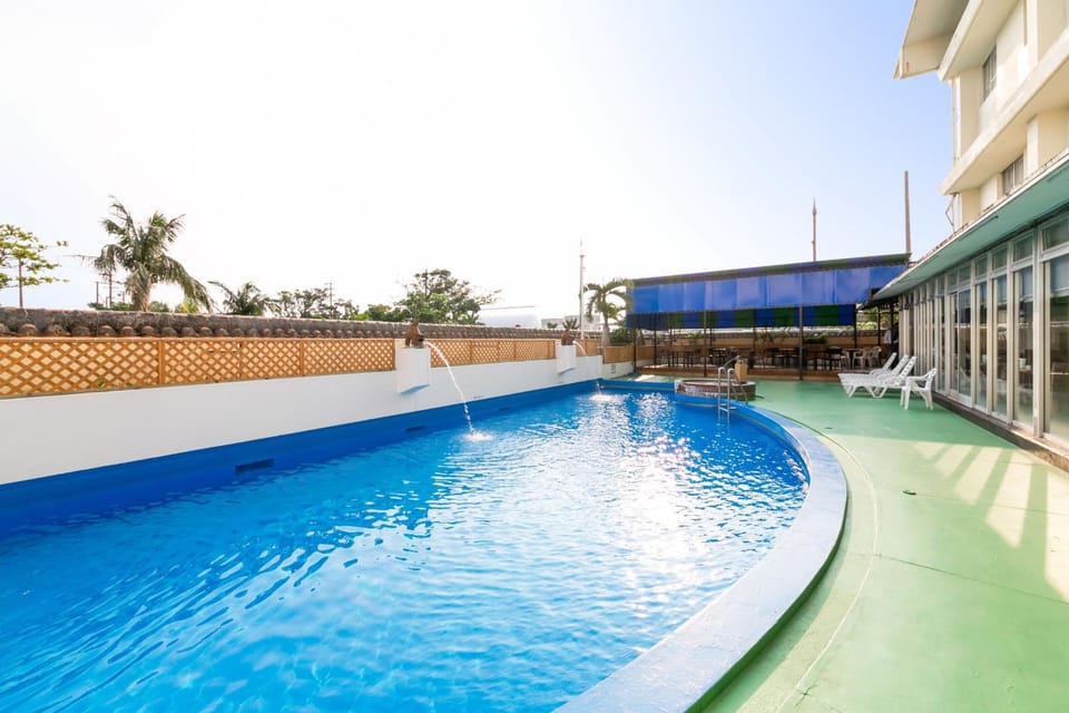 Swimming pool