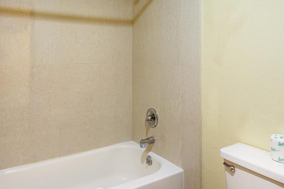 Super 8 by Wyndham Vancouver East Hotel in Vancouver