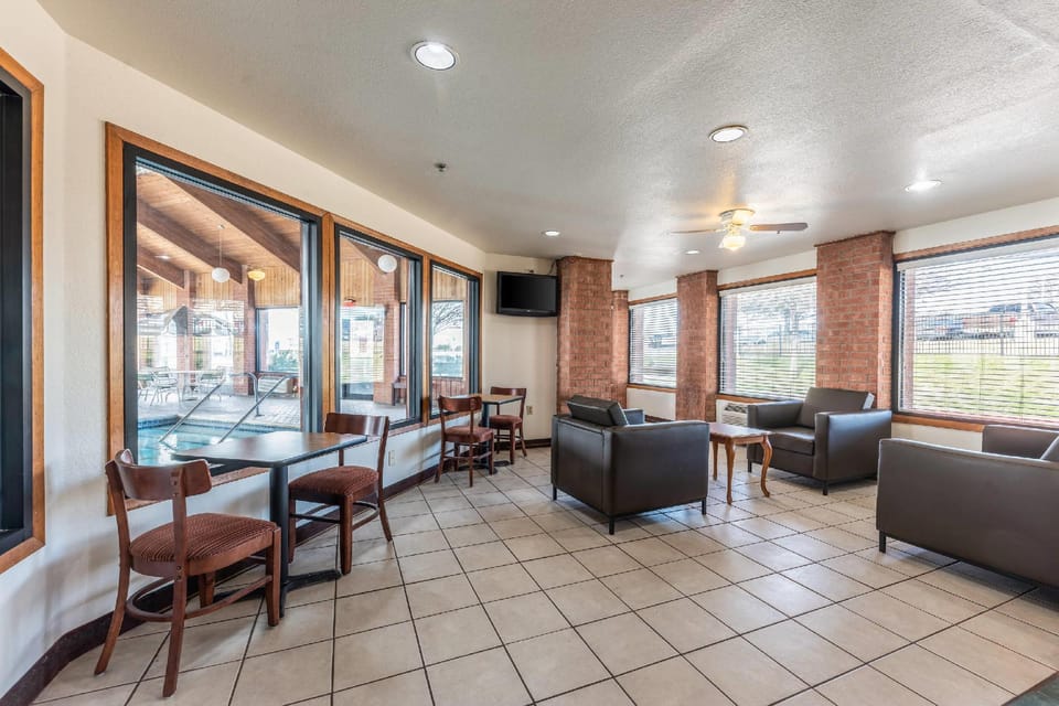 Econo Lodge Inn & Suites Mckinney - Plano North Hotel in McKinney