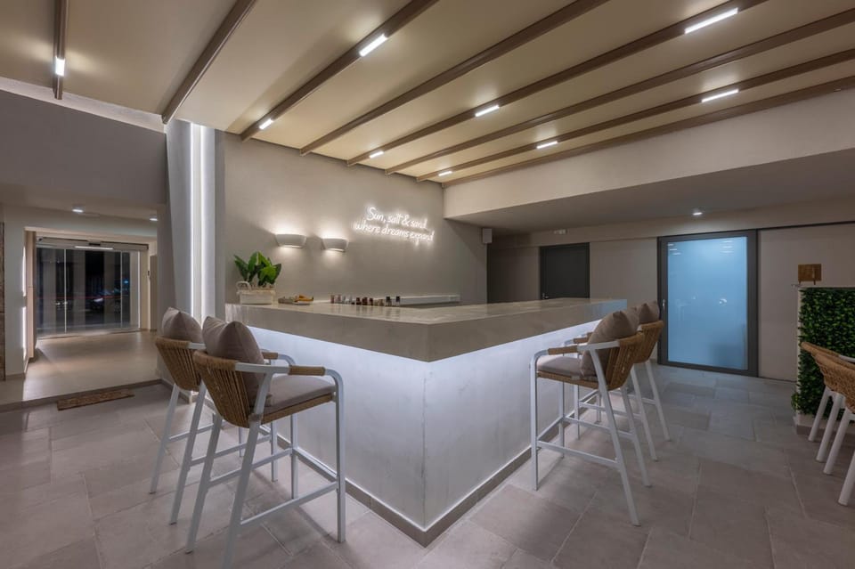 Sandy Seaside Suites Hotel in Halkidiki