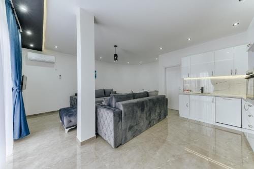 Lux DAM Apartments Hotel in Ulcinj Municipality