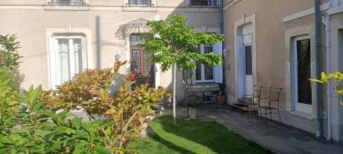 agreables chambres d'hotes pres du centre ville avec jardin Hotel in Le Mans