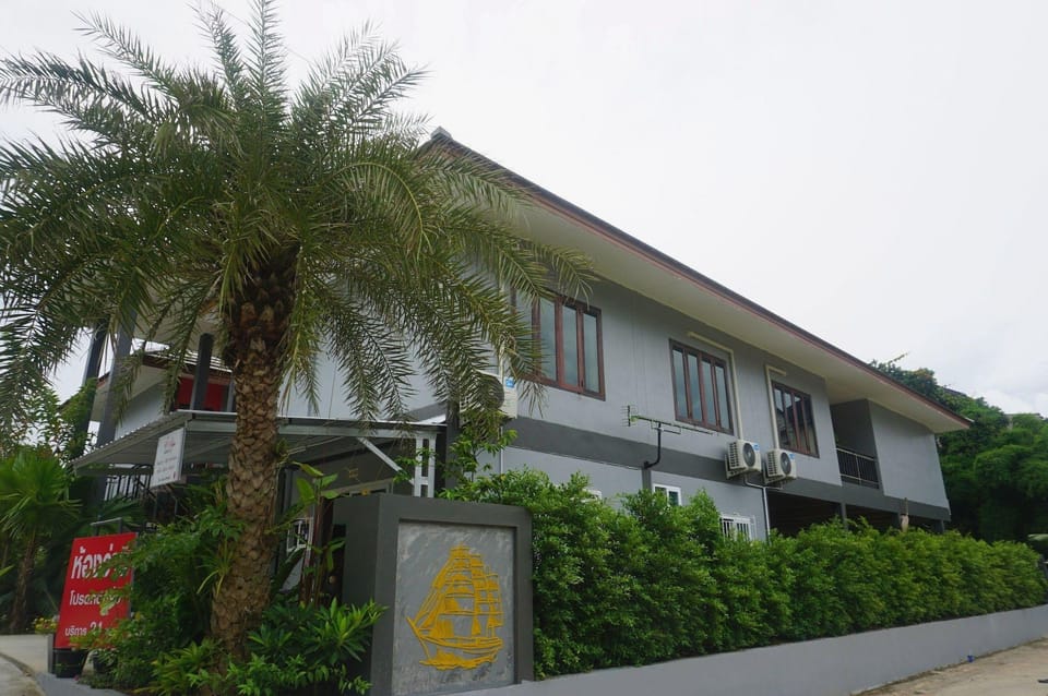 Thaihouse hotel & resort hatyai. Resort in Thailand