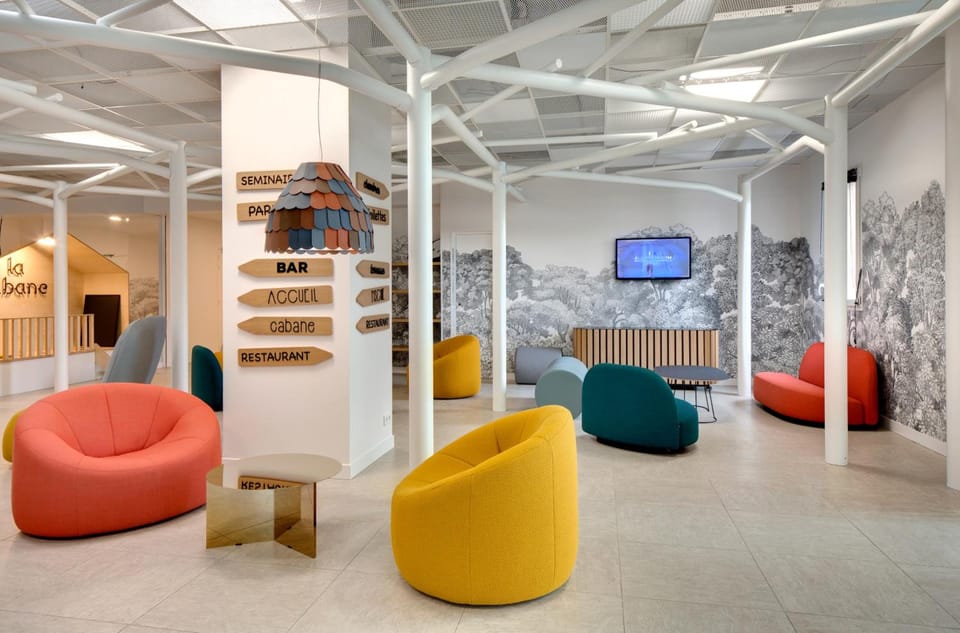 Shared lounge/TV area
