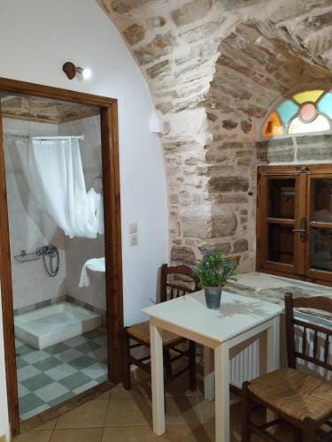 Vouno Village Inn in Decentralized Administration of the Aegean