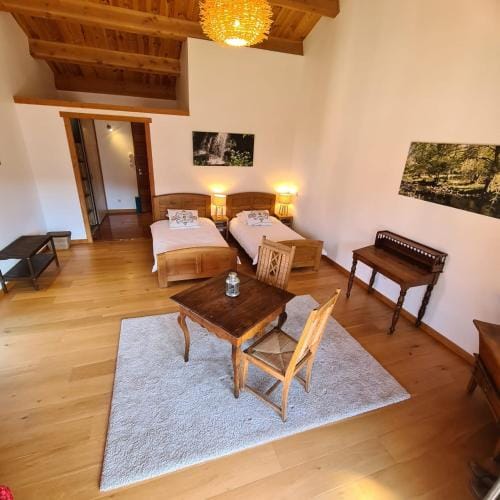 Lodge LES JARDINS D'ESPALADOUS Hotel in Auvergne-Rhône-Alpes