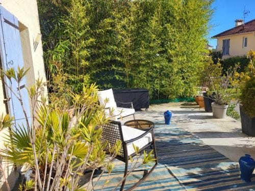 Studio independant avec terrasse a Juan les Pins Hotel in Antibes