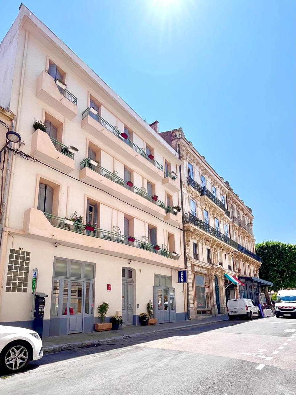 Hôtel Le National Hotel in Occitanie