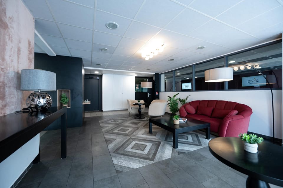 Nemea Appart Hotel Quai Victor Tours Centre Apartment hotel in Tours