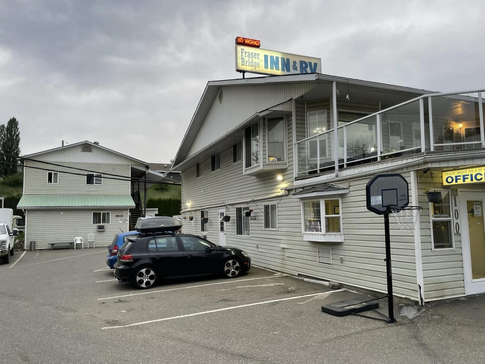 Fraser Bridge Inn Hotel in Quesnel