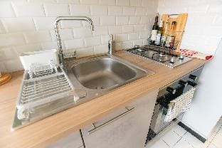 Clean Cozy Studio with Balcony Hotel in Paris