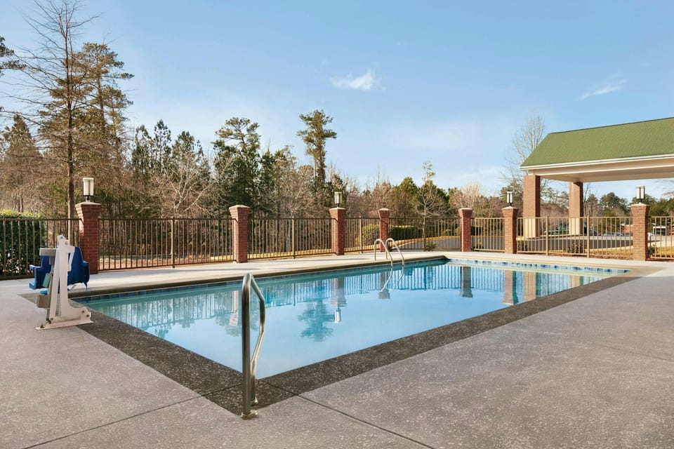 Four Points by Sheraton Raleigh Arena Hotel in Raleigh