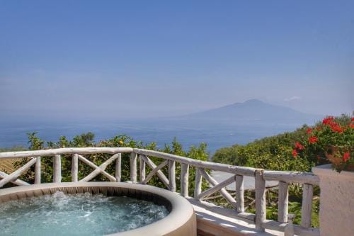 Blu Vesuvius Sorrento Hotel in Priora