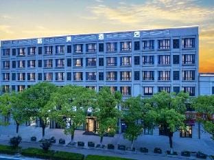 GEM Hotel (Shanghai Jinshan Zhongqiao Vocational Technical University) Hotel in Shanghai