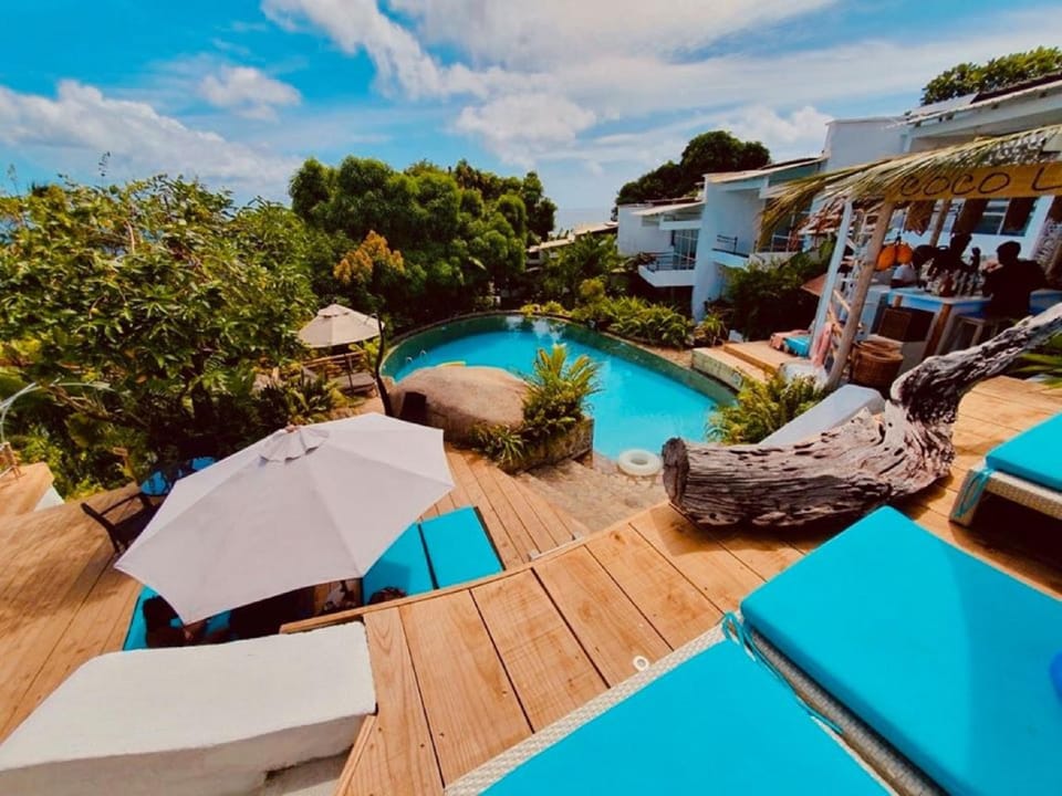 Swimming pool