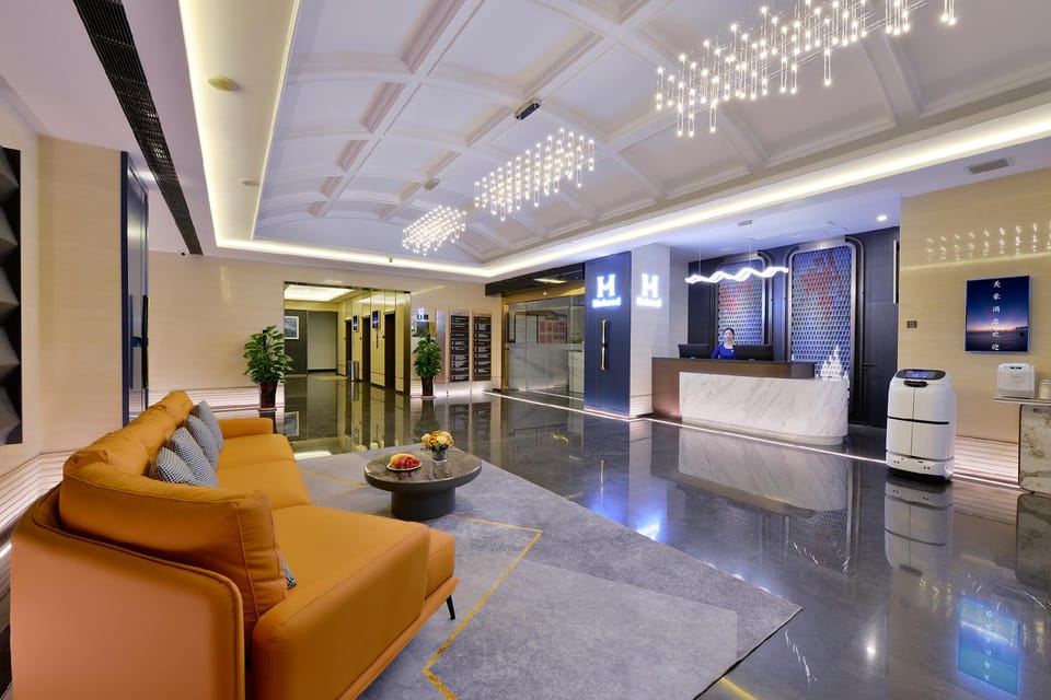MEHOOD Hotel Xi'an Bell and Drum Tower Longshouyuan Metro Station Hotel in Xian