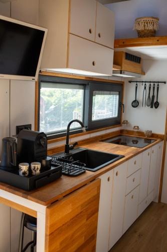 Tiny House Ti Nid 4 etoiles Hotel in Jura