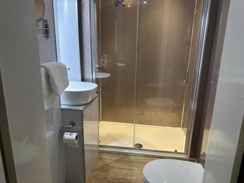 Room For Rent Guest House Hotel in Luton