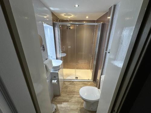Room For Rent Guest House Hotel in Luton