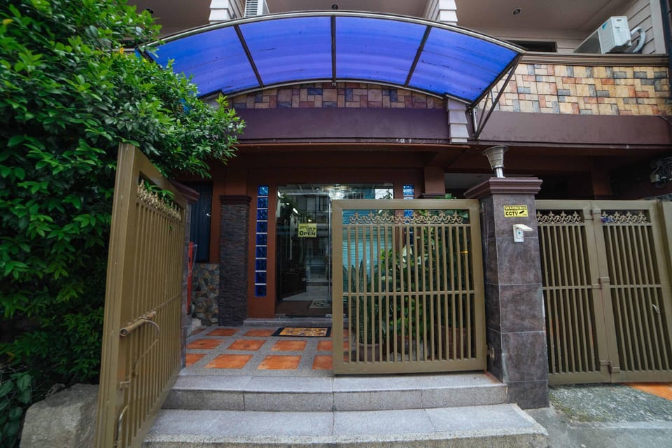 Palanan Makati 2 Hotel in Pasay