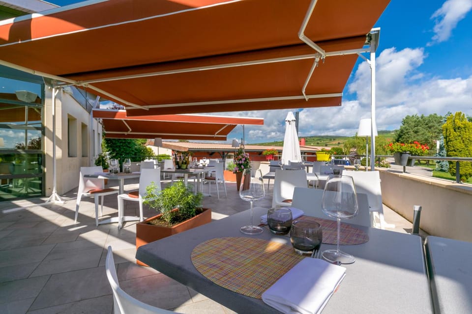 Kyriad Prestige LE PANORAMA Hotel in Beaune