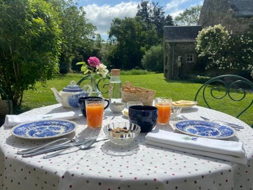 Chambres d'hotes & Gites - Domaine Les Sources Hotel in Portbail