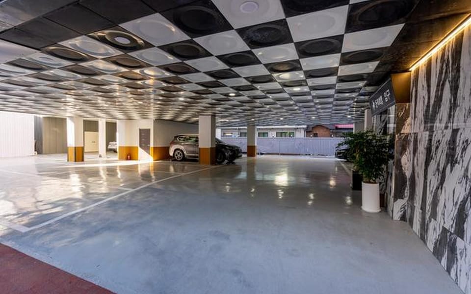 Parking lot