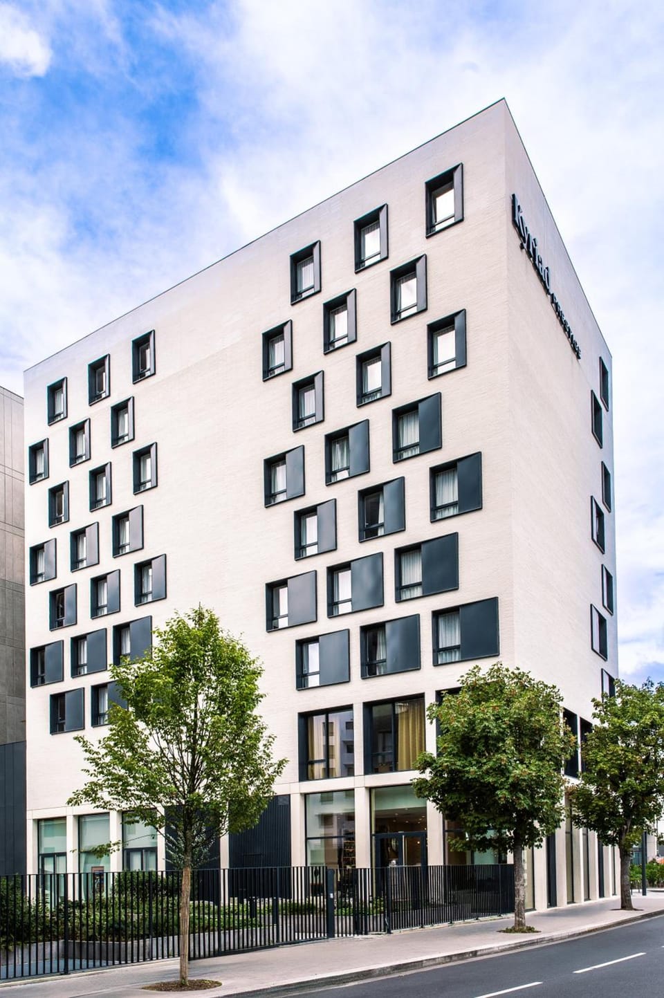 Kyriad Prestige Asnieres Sur Seine Hotel in Île-de-France