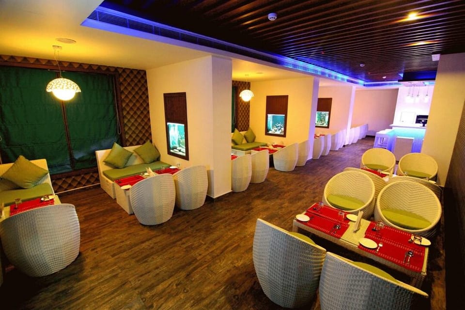 Paravoor Galaxy Hotel Hotel in Vypin