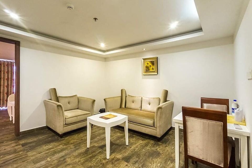 Paravoor Galaxy Hotel Hotel in Vypin