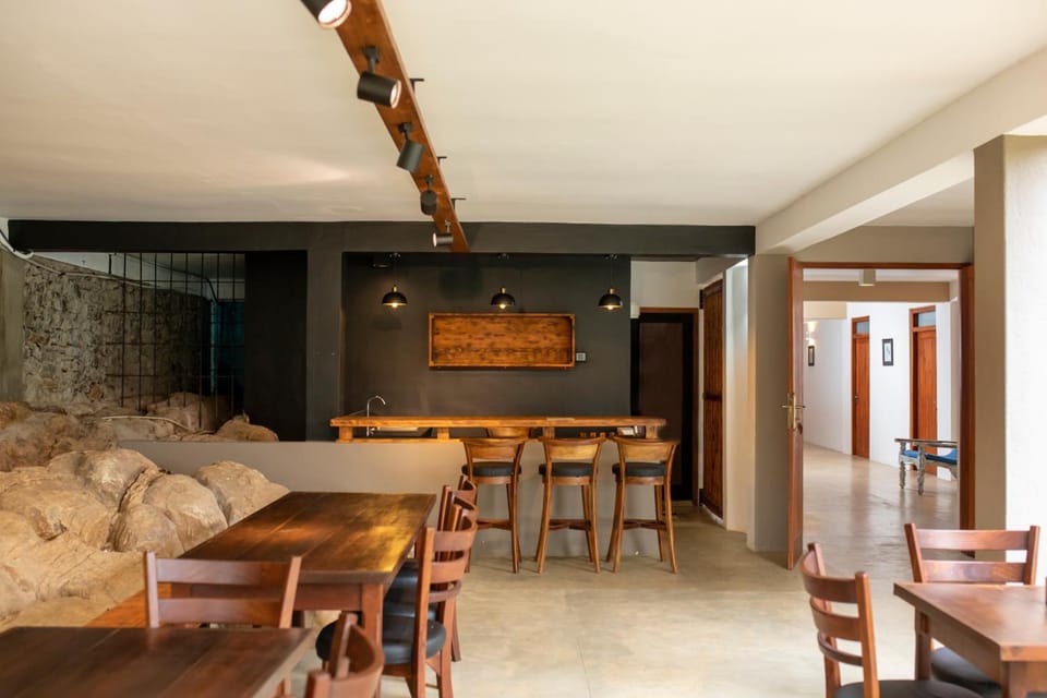 Birds Park Hotel in Sri Lanka