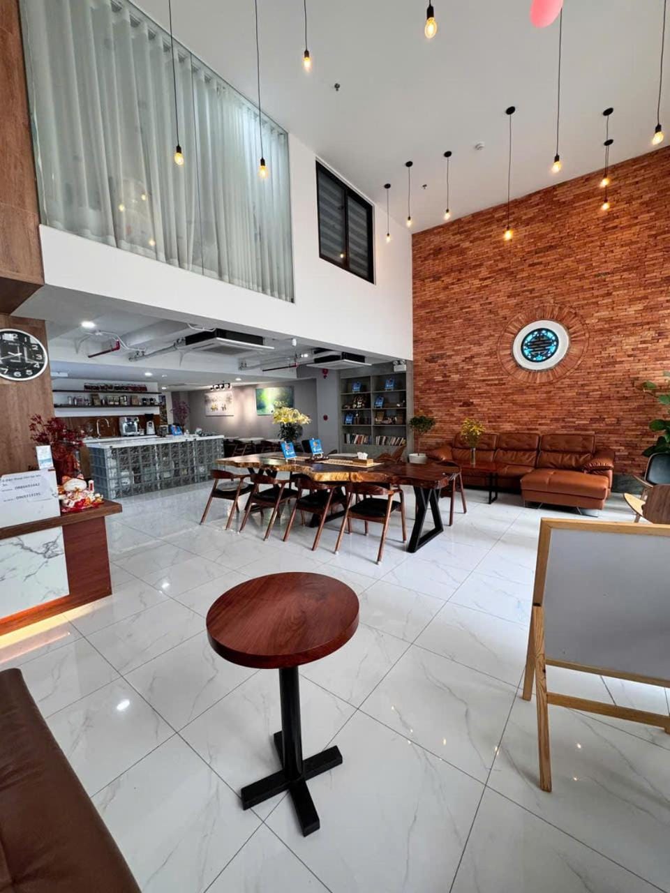 Shared lounge/TV area