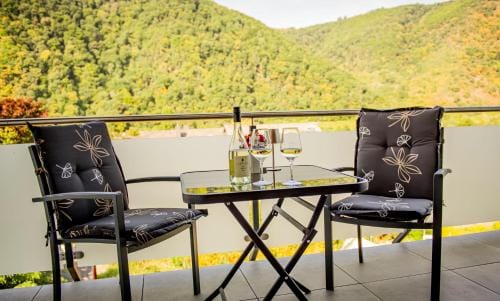 Weingut Erich Serwazi Hotel in Ediger-Eller