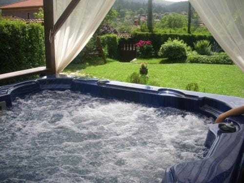 Dona Guest House - Horse Riding Hotel in Plovdiv Province