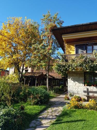 Dona Guest House - Horse Riding Hotel in Plovdiv Province