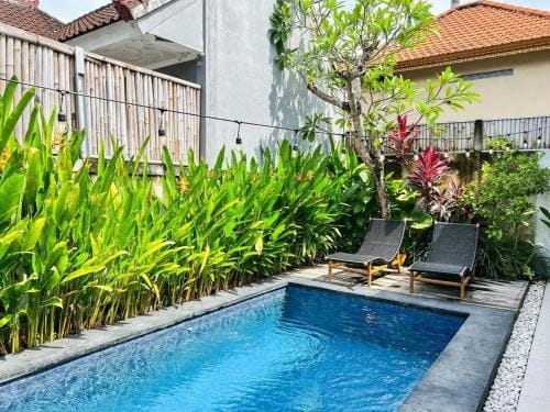 Island Boy Guesthouse T Prime Location In Canggu Hotel in North Kuta