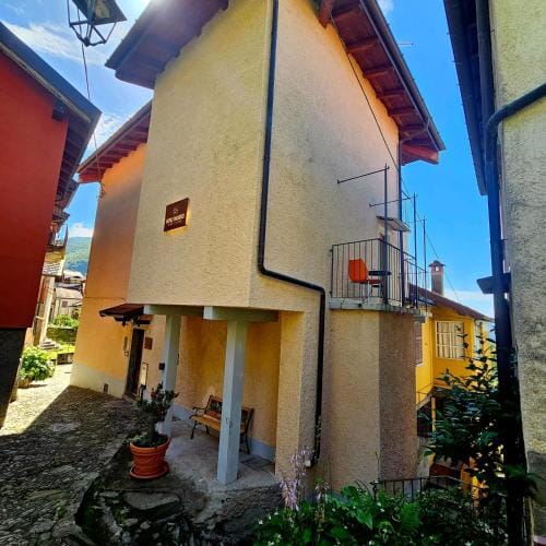 Borgo Paradiso Guest House Hotel in Canton of Ticino