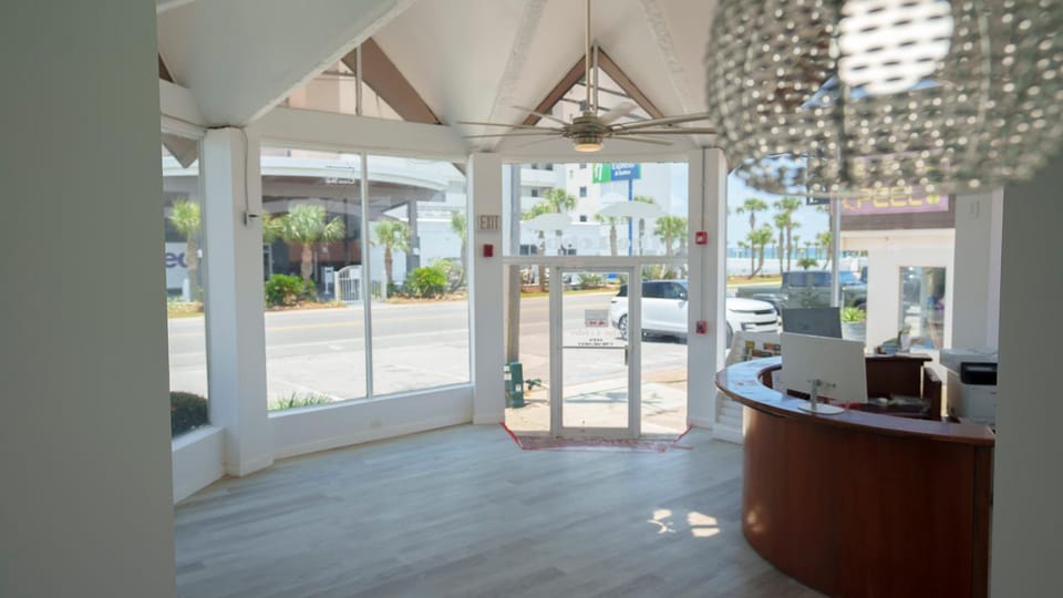Banana Peel Lodge Hotel in Panama City Beach