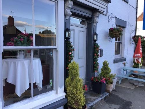 Dolphin Inn Hotel in Wales