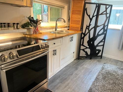 Brookside Falls Guesthouse Hotel in Nanaimo