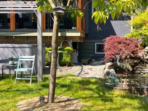 Brookside Falls Guesthouse Hotel in Nanaimo