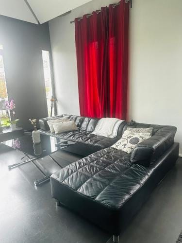 LOFT A 15 MINUTES DE PARIS ET 30 MINUTES DISNEY Hotel in Saint-Maur-des-Fossés