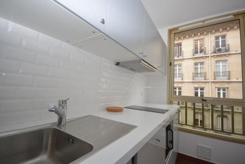 Studio Arc de Triomphe Hotel in Paris