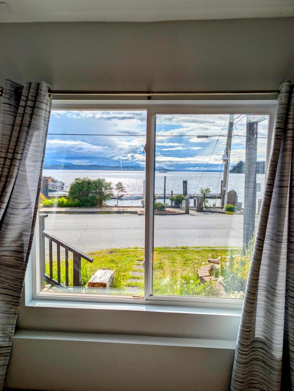 Gordie's Inn & Suites Hotel in Vancouver Island