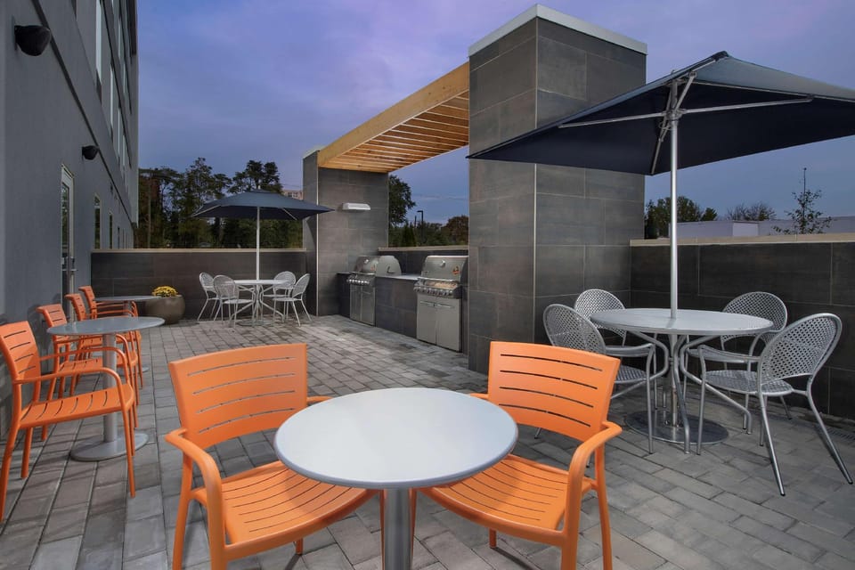 Home2 Suites by Hilton Charlottesville Downtown Hotel in Charlottesville